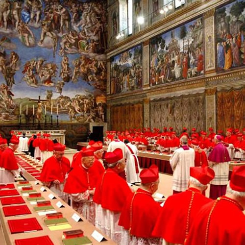 Il Conclave durante il quale viene eletto il Papa nella Cappella Sistina